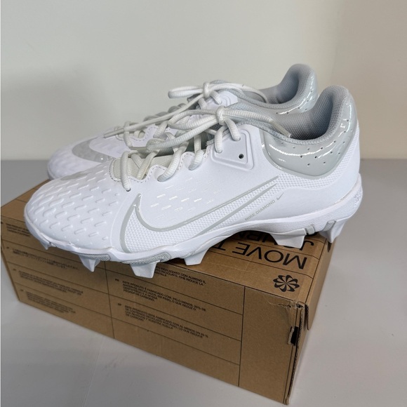 Nike Hyperdiamond 4 Keystone Softball Cleats WHITE | Grey | BLACK SZ 8.5 Women’s - Picture 1 of 8
